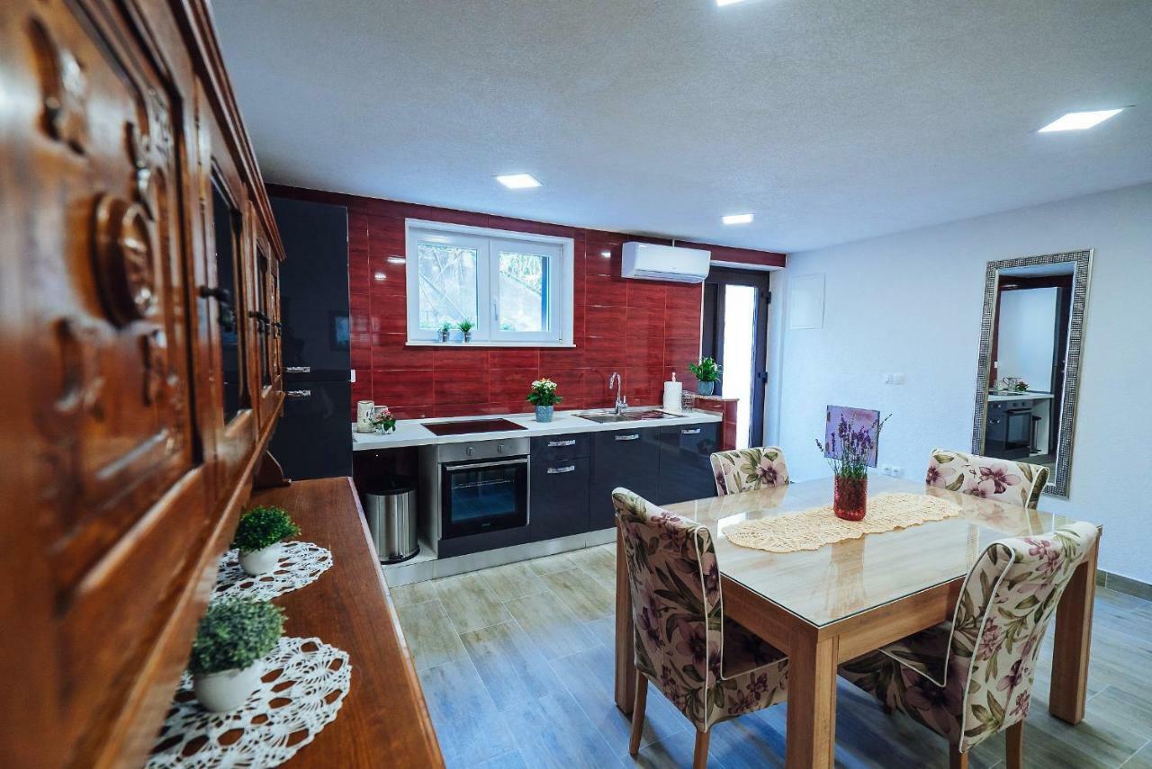 Apartman Kristina Apartment Split Exterior foto