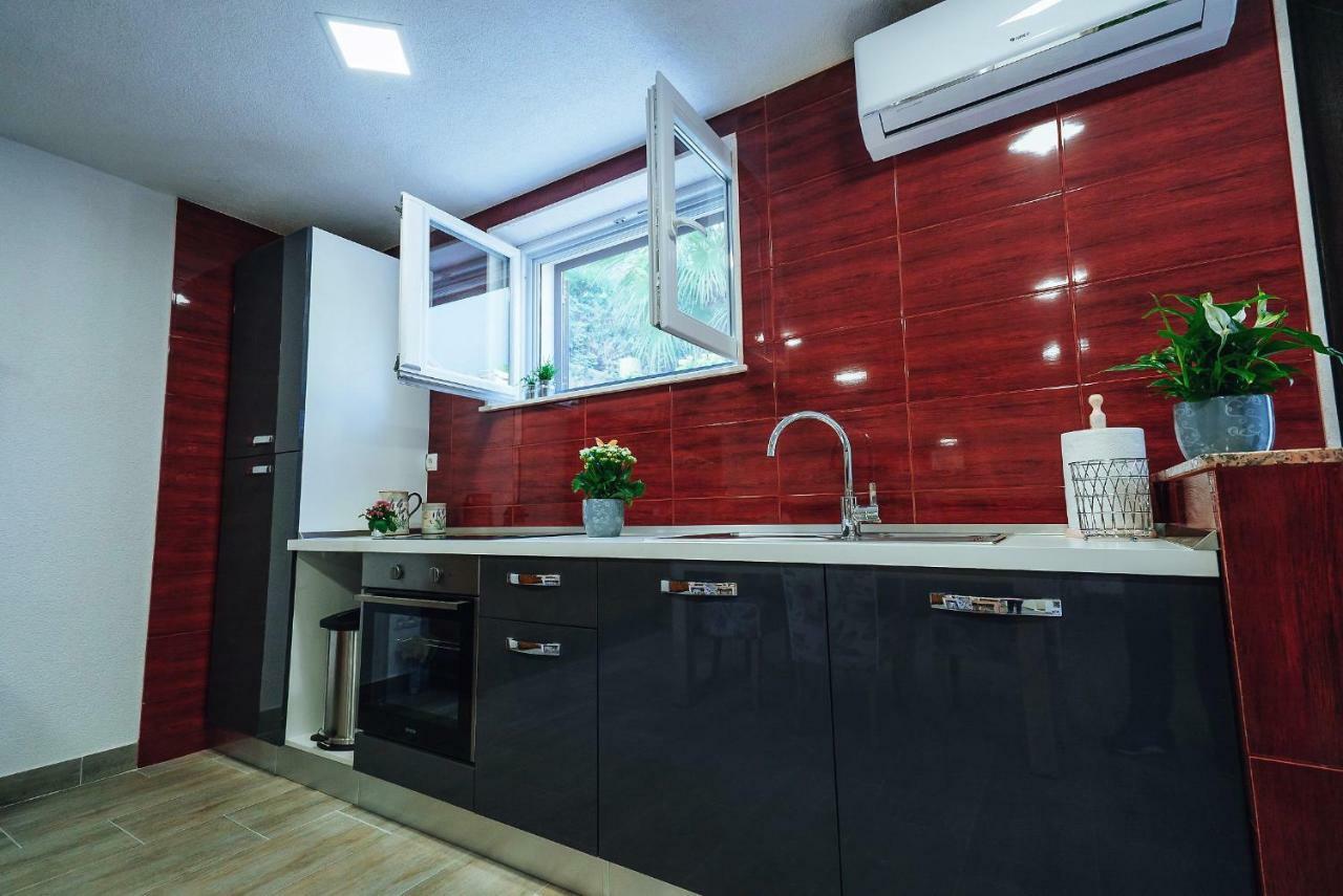 Apartman Kristina Apartment Split Exterior foto